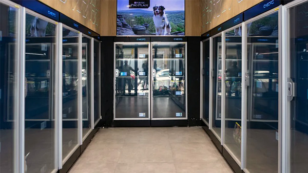 В Израиле открылся первый полностью автоматизированный магазин зоотоваров